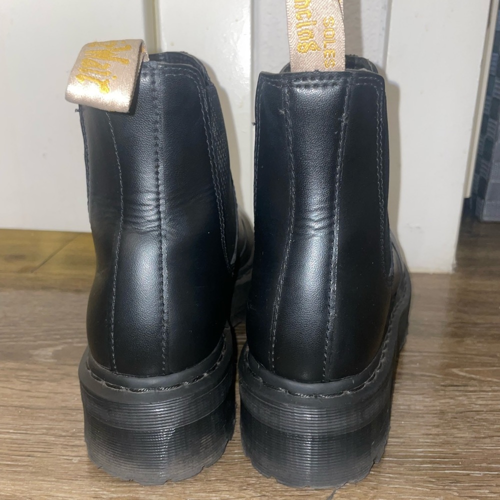 Black Platform Chelsea Boots - Picture 9 of 9